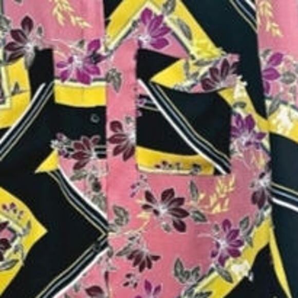 Apt. 9 Button-Up Blouse Women's Size M Abstract Floral Pockets Business Casual - Picture 6 of 7